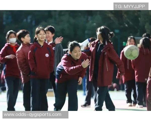 广东恒大足球宝贝闪耀赛场展现青春魅力与激情活力的完美结合 广东恒大足球宝贝闪耀赛场展现青春魅力与激情活力的完美结合